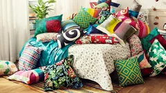 Perché non bisogna buttare via i vecchi cuscini: sei modi efficaci per riutilizzarli in casa e in campagna